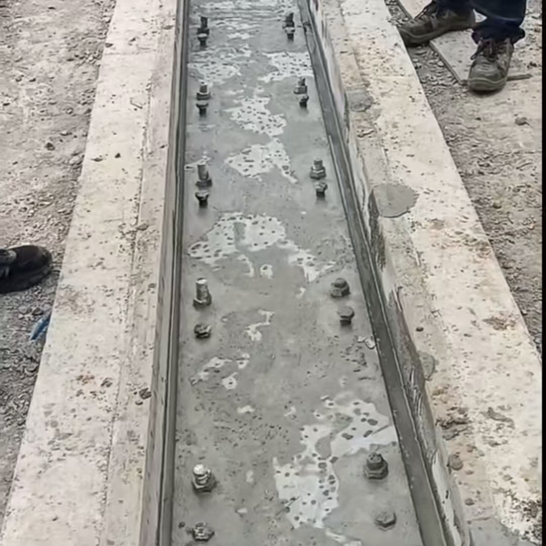 津南港口码头起重机龙门吊重型机械设备稳固用早强快凝轨道胶泥